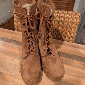 Tan Lace up boots